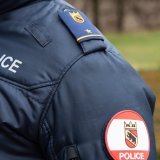 La police cantonale bernoise lance un appel à témoins pour retrouver l'auteur de trois agressions sexuelles à Bienne (photo prétexte). KEYSTONE/PETER SCHNEIDER